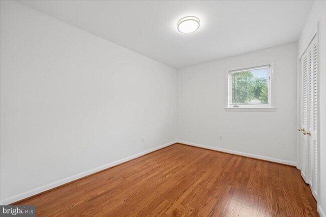 Building Photo - 9202 Wilmett Ct