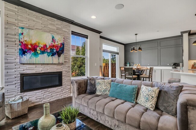 Building Photo - 3227 N Heritage Ln