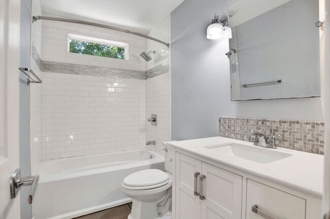 Building Photo - 4-bedroom, 2.5-bath home near Cordova Park