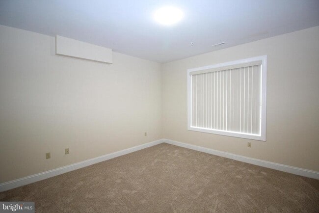 Building Photo - 1665 Kenton Rd