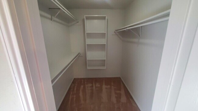 Building Photo - Spacious Townhome Southwest Lubbock