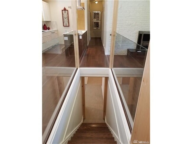 Building Photo - Bellevue 4 bedroom Home in Newport Hills!