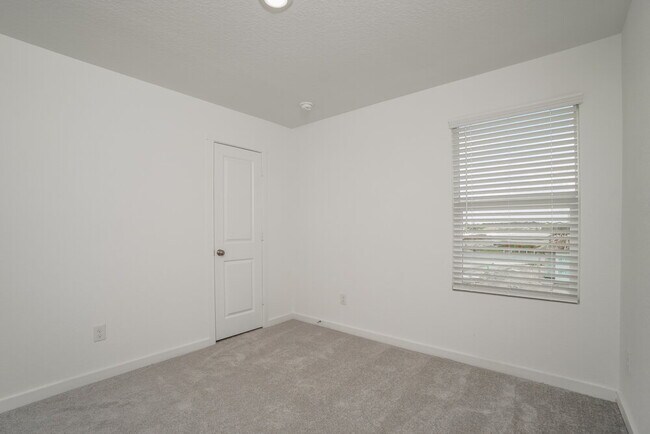 Building Photo - 606 Kayden Ct