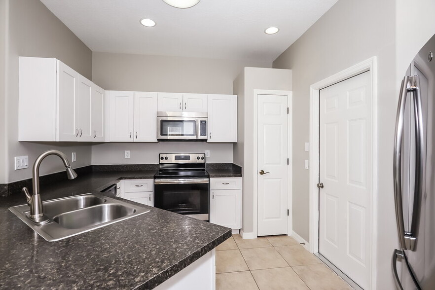 Building Photo - 4161 70th St Cir E