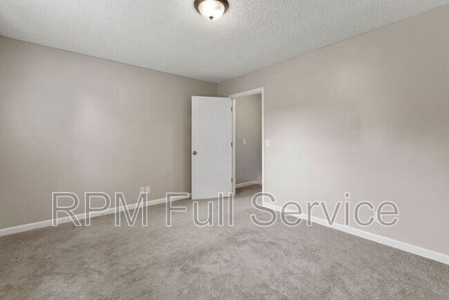 Building Photo - 1112 McAlpine Avenue