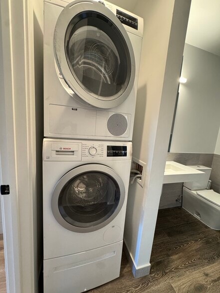 laundry - 2747 San Pablo Ave