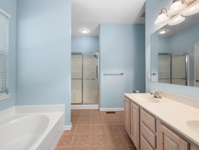 Building Photo - 9 Penhurst Ct