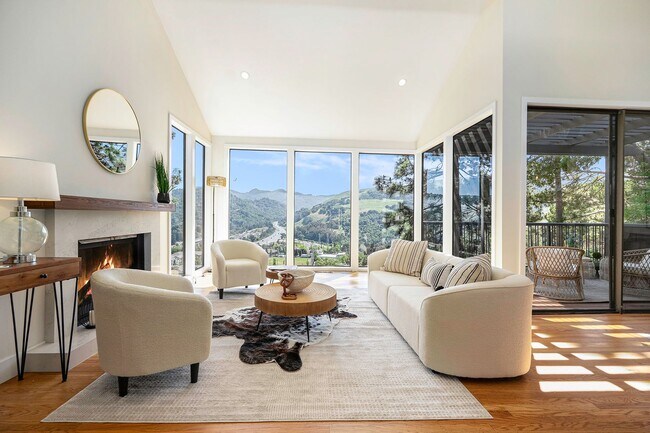 Building Photo - BREATHTAKING VIEWS!