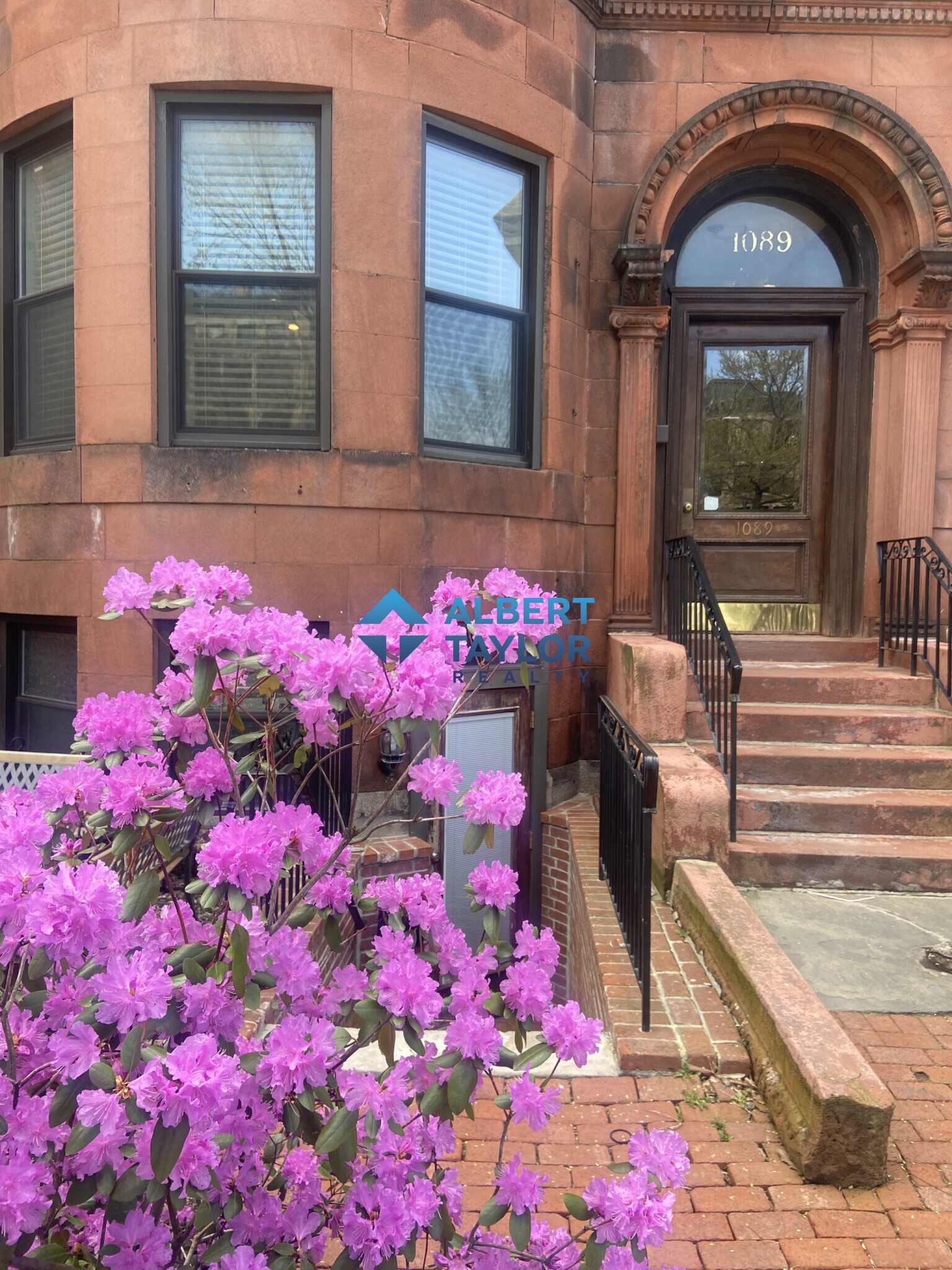 Building Photo - 1081 Beacon St