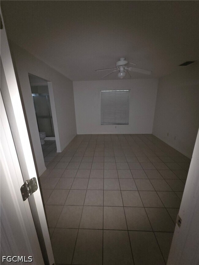 Building Photo - 910 Cape Coral Pkwy W