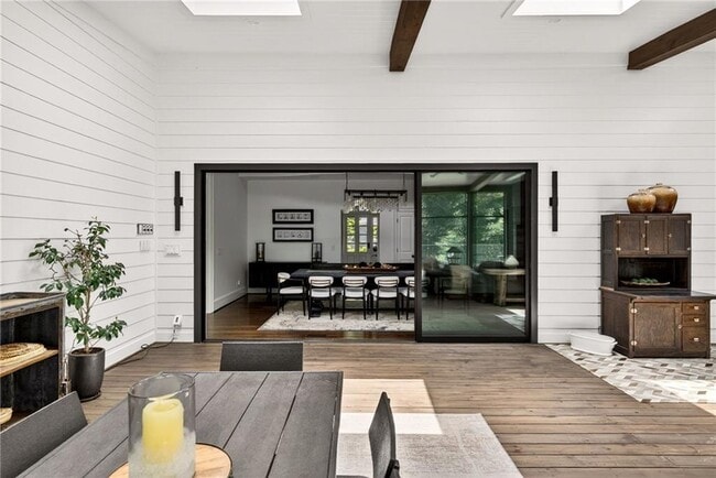 Building Photo - 3669 Cochise Dr SE