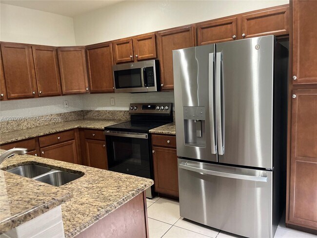 Building Photo - 9362 SW 171st Ct