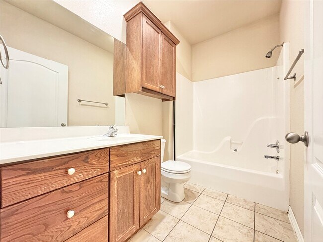 Building Photo - 2131 N Crossover Rd