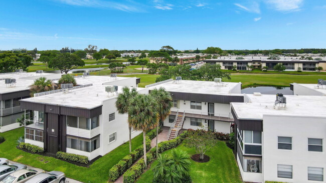 Building Photo - 969 Normandy U
