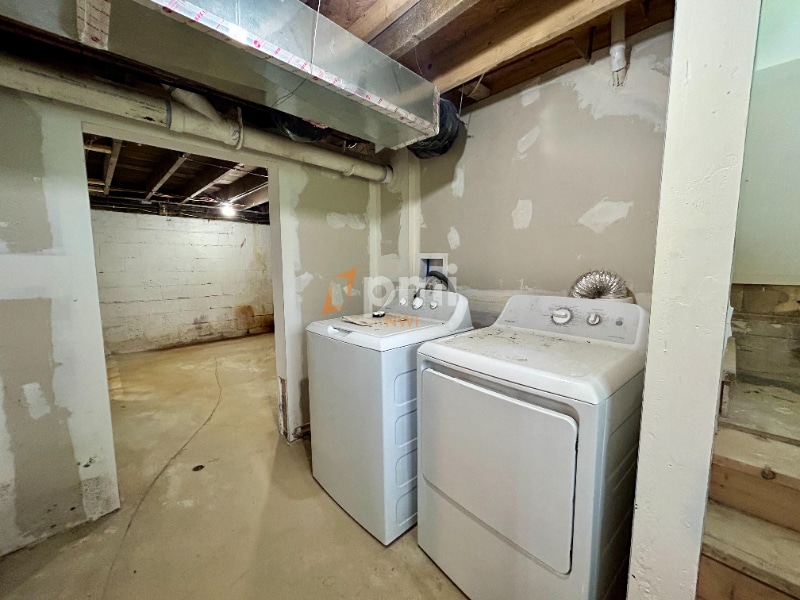 Building Photo - 13328 Edison St