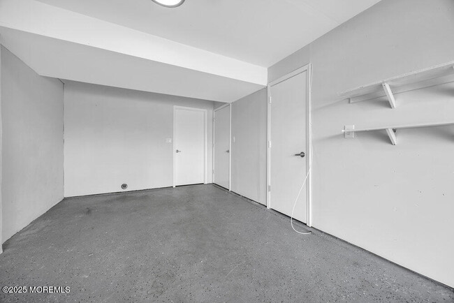 Building Photo - 35 Beachway Ave