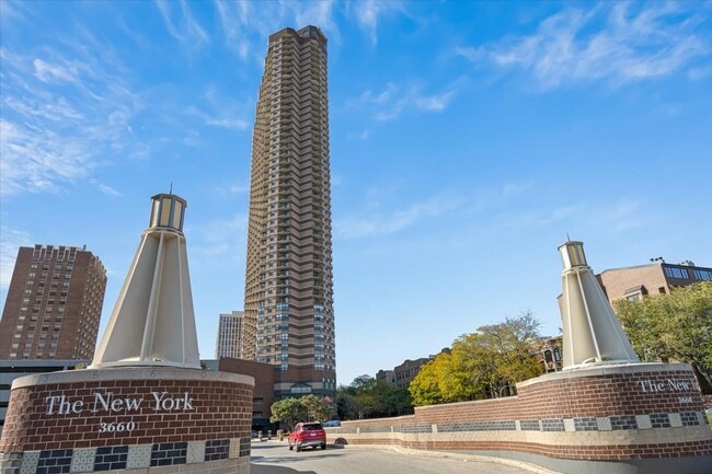 Building Photo - 3660 N Lake Shore Dr