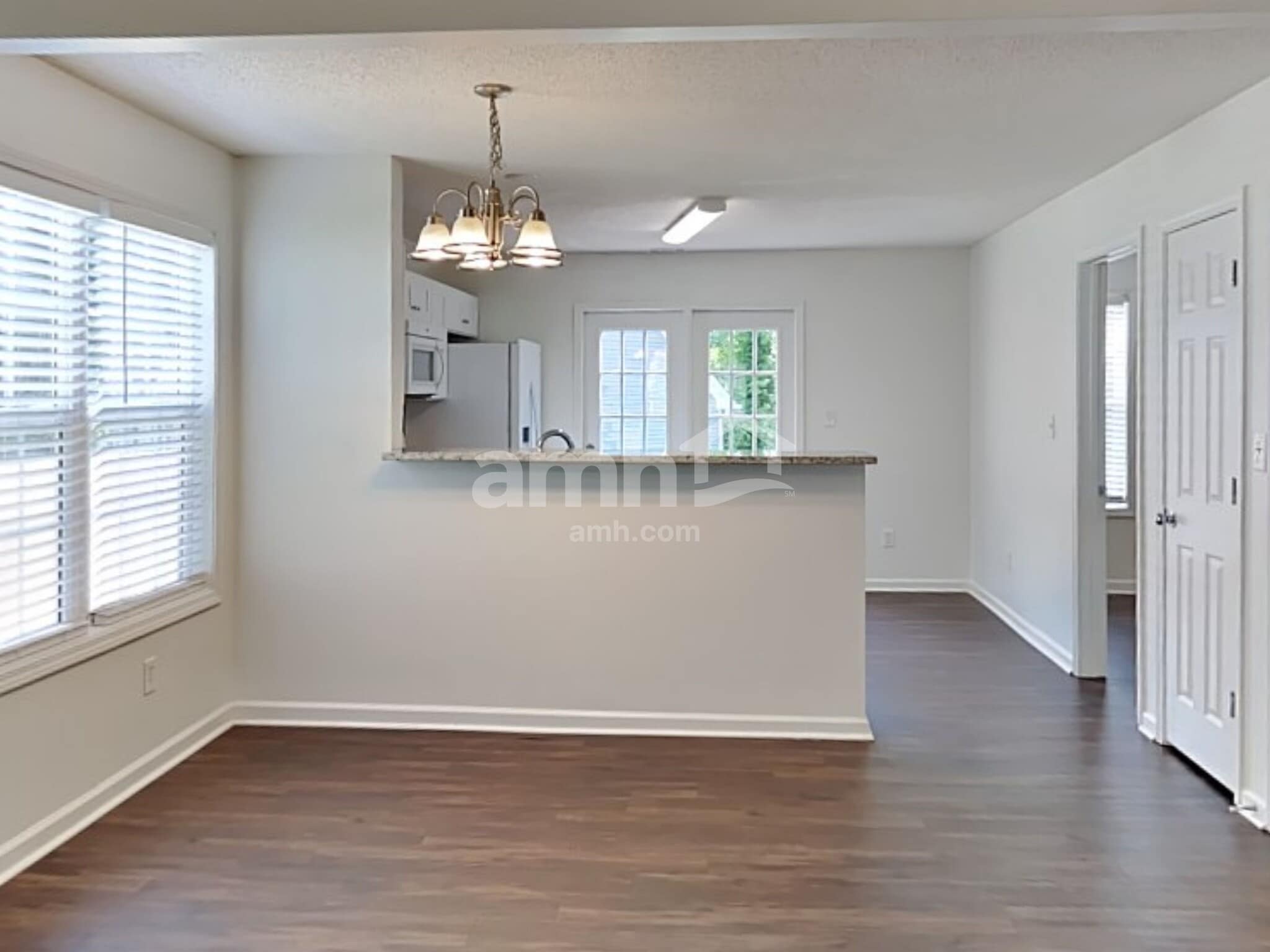 Building Photo - 208 MacKenzie Ct