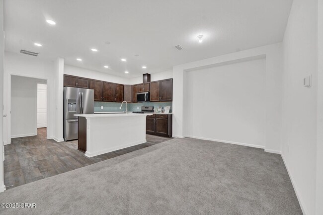 Building Photo - 8928 Parrot Pl