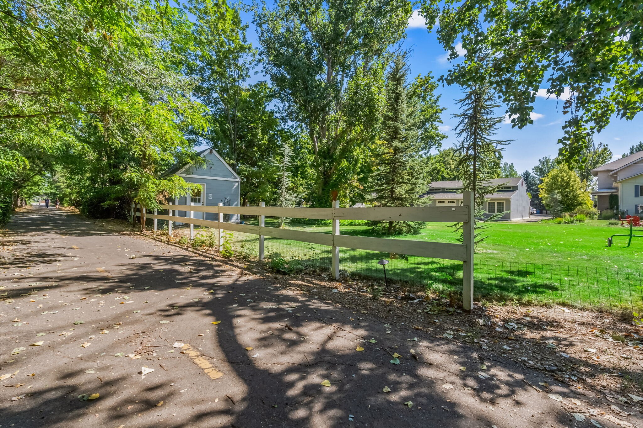 Walking/bike path at back of property. No motor vehicles allowed. - 2971 Mumbarto Ave
