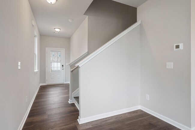 Building Photo - 4 Bed 2.5 Bath Single Family Home in Gaine...