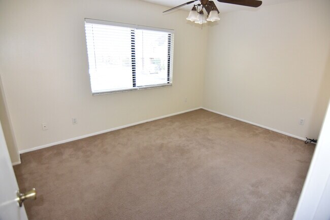 Building Photo - WINTER PARK: Sandlewood Creek Community
