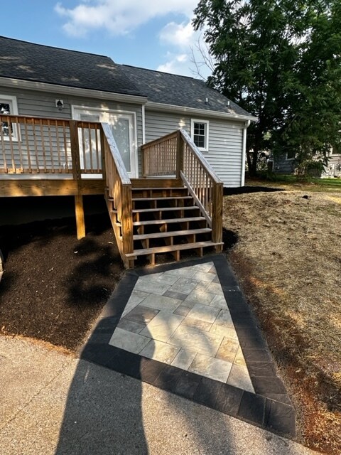 Building Photo - 2208 Sanderson Rd