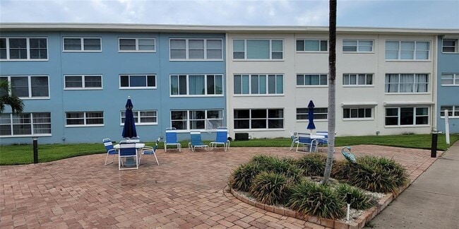 Building Photo - 6161 Gulf Winds Dr