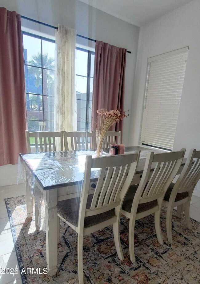 Building Photo - 16512 S 8th Way