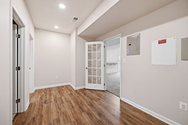 Building Photo - 24267 Purple Finch Dr