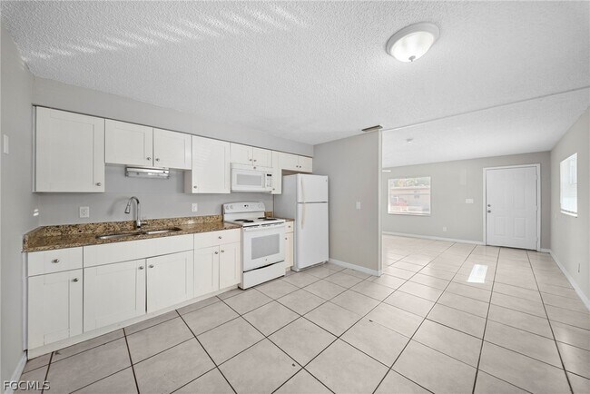 Building Photo - 5537 Tenth Ave