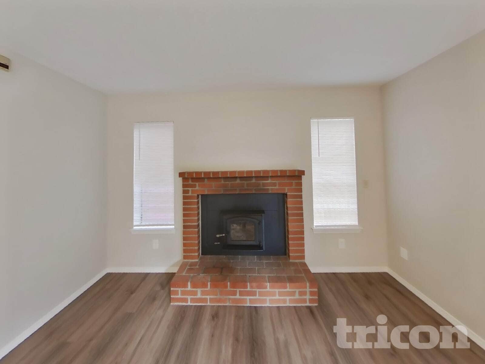 Building Photo - 5721 Arrow Ct NE