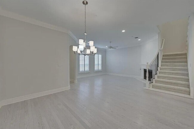 Building Photo - 7521 Renaissance Blvd