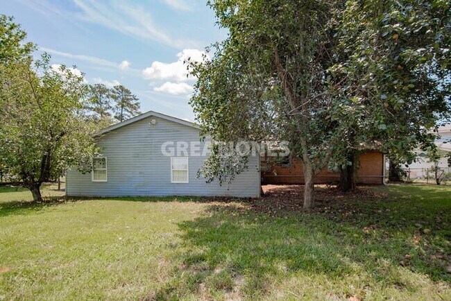 Building Photo - 7268 Fontana Dr