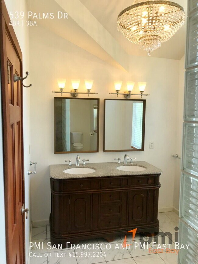 Building Photo - 539 Palms Dr