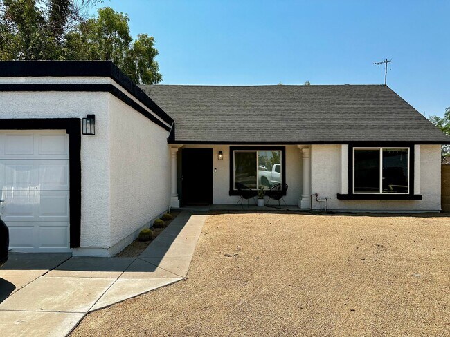 Building Photo - 4528 W Kristal Way