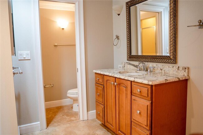 Building Photo - 1 Beach Dr SE