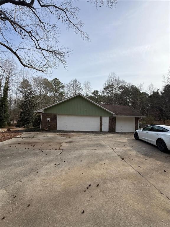 Building Photo - 180 Farm Ln