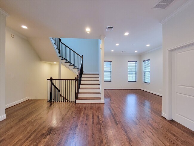 Building Photo - 5520 Kiam St