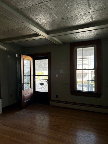 Building Photo - 308 North Blakely Street