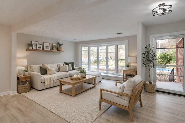 Building Photo - 2813 Pine Ridge Ln