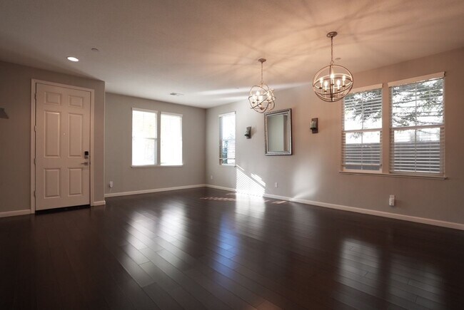 Building Photo - Four Bedroom Napa Home