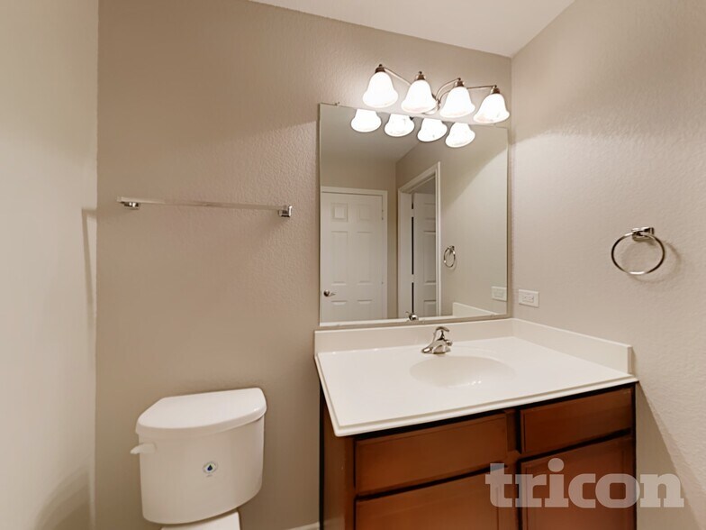 Building Photo - 3802 Bogie Way