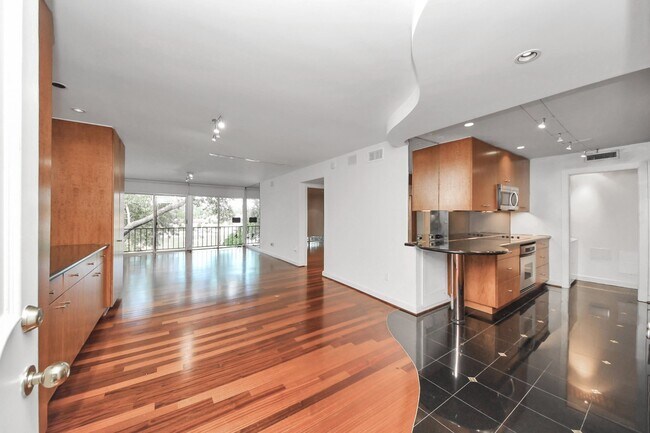 Building Photo - 5050 Ambassador Way