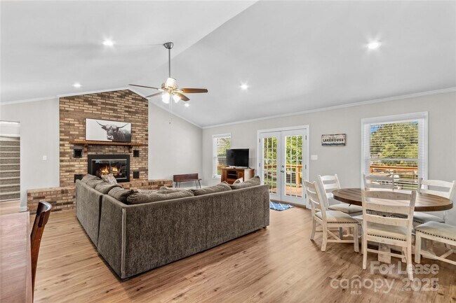 Building Photo - 21112 Rio Oro Dr