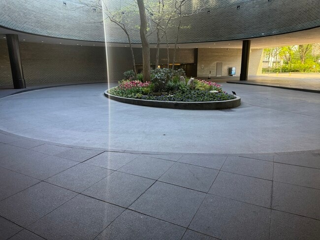 Building Photo - 505 N Lake Shore Dr