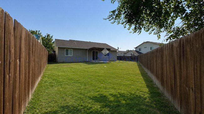 Building Photo - Beautiful 3-Bedroom Home with Open Floor Plan & Backyard Retreat!