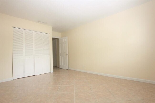 Building Photo - 4261 NW 110th Ave