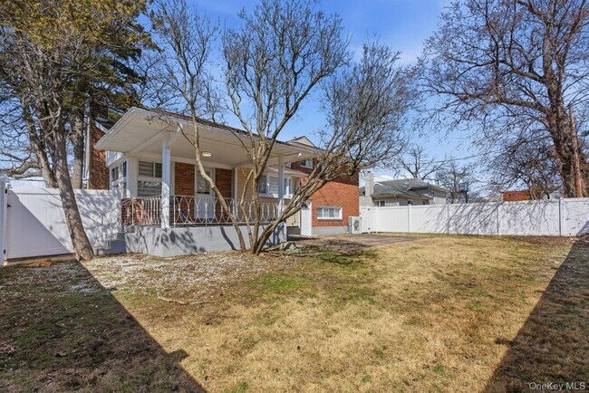 Building Photo - 1374 Prospect Ave