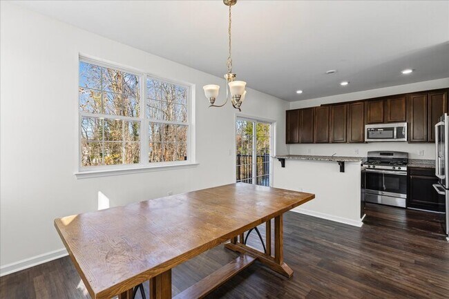 Building Photo - 1 Creekside Wy